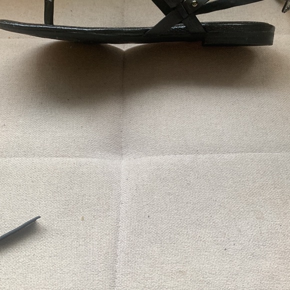 Circus by Sam Edelman "Gavin" Leather T-Strap Studded Sandal Black Size 9.5 - Picture 11 of 16